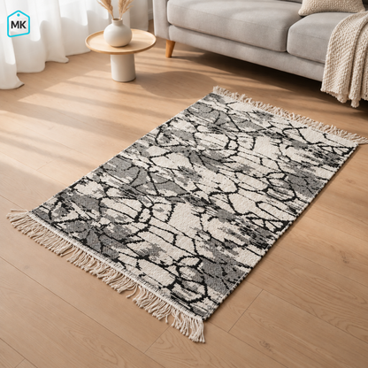 Black & White Veinstone reversible rug 90 × 60 cm in modern living room
